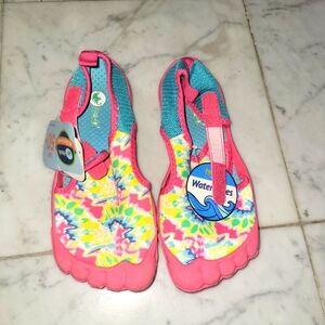 Brand new Newtz watershoes for kids
